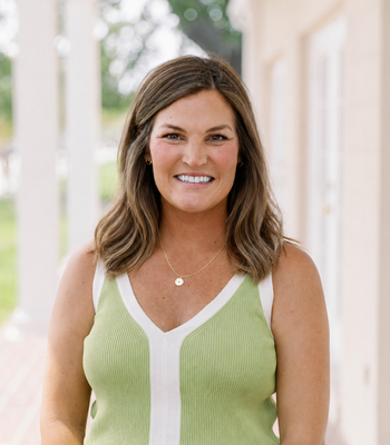 Portrait of Amanda Wilty, REALTOR®.